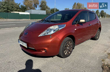Хэтчбек Nissan Leaf 2015 в Киеве