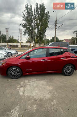 Хэтчбек Nissan Leaf 2019 в 