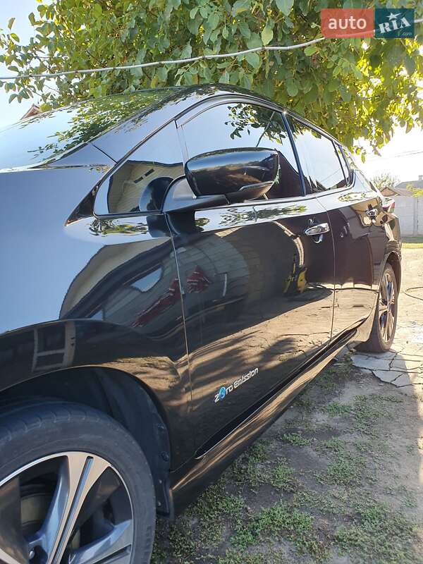 Хетчбек Nissan Leaf 2019 в Дніпрі