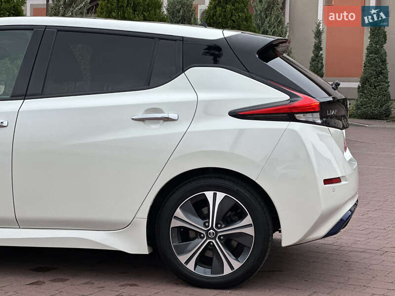 Хэтчбек Nissan Leaf 2018 в Стрые