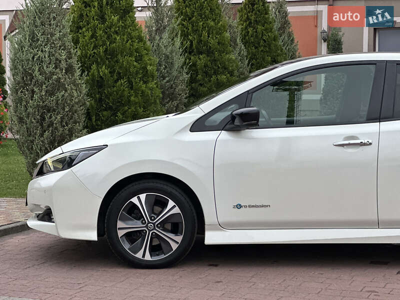 Хэтчбек Nissan Leaf 2018 в Стрые