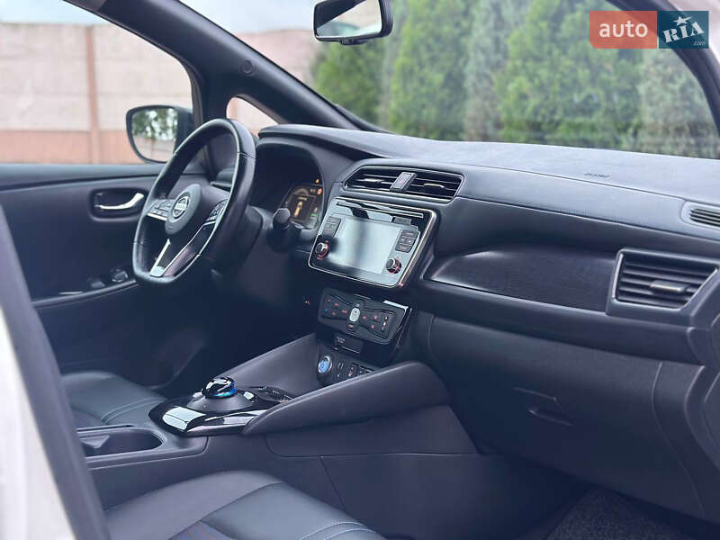 Хэтчбек Nissan Leaf 2018 в Стрые