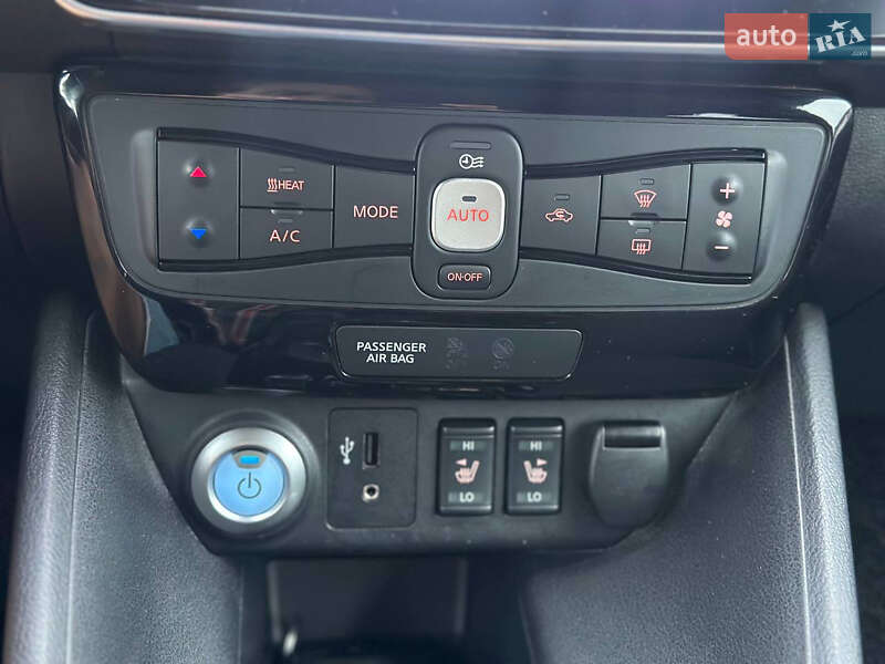 Хэтчбек Nissan Leaf 2018 в Стрые
