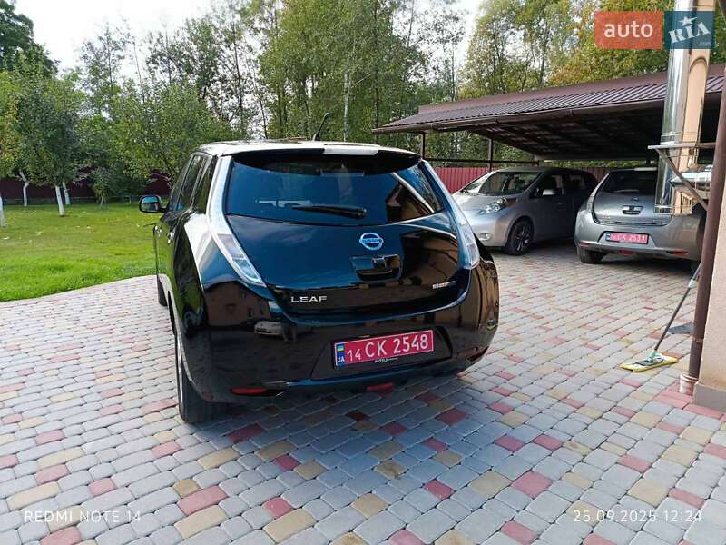 Хэтчбек Nissan Leaf 2011 в Ивано-Франковске