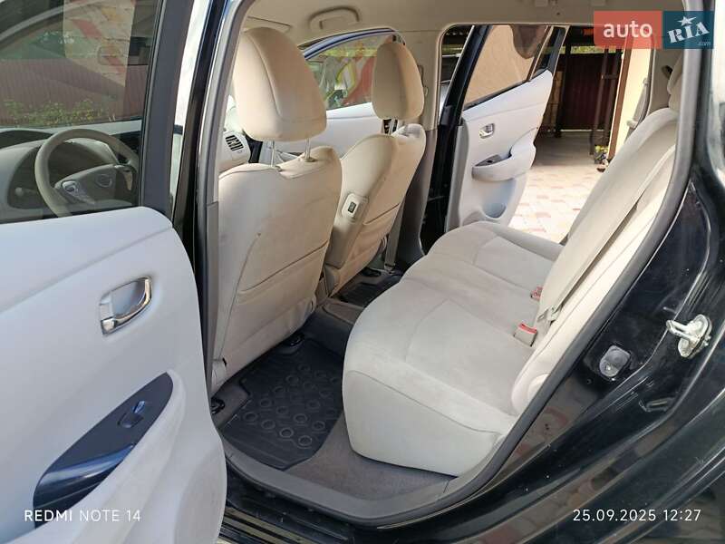 Хэтчбек Nissan Leaf 2011 в Ивано-Франковске