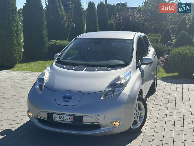 Хэтчбек Nissan Leaf 2011 в Луцке