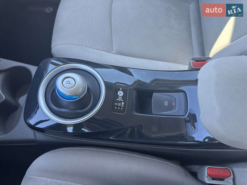 Хэтчбек Nissan Leaf 2011 в Луцке