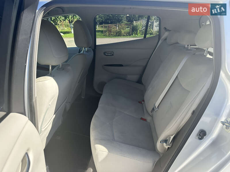 Хэтчбек Nissan Leaf 2011 в Луцке