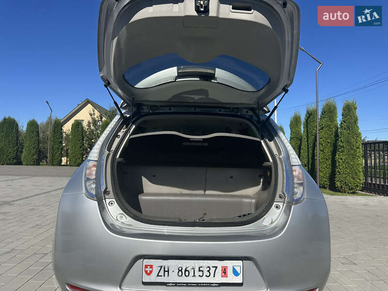 Хэтчбек Nissan Leaf 2011 в Луцке