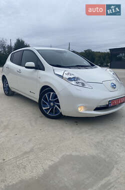 Хэтчбек Nissan Leaf 2015 в Ужгороде