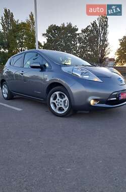 Хэтчбек Nissan Leaf 2015 в Днепре