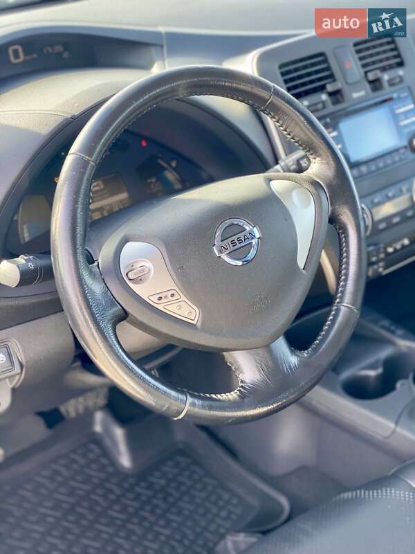 Хетчбек Nissan Leaf 2013 в Новояворівську фото 17 Хетчбек Nissan Leaf 2013 в Новояворівську