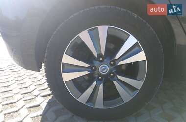 Хэтчбек Nissan Leaf 2013 в 