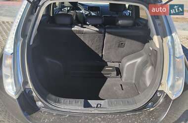 Хэтчбек Nissan Leaf 2013 в 