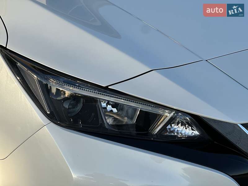 Хэтчб��к Nissan Leaf 2019 в Тернополе