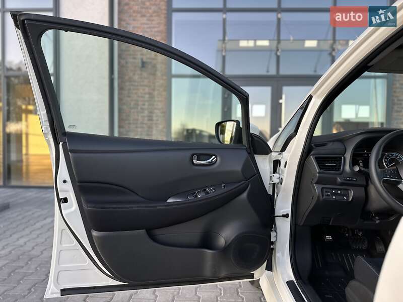 Хэтчбек Nissan Leaf 2019 в Тернополе