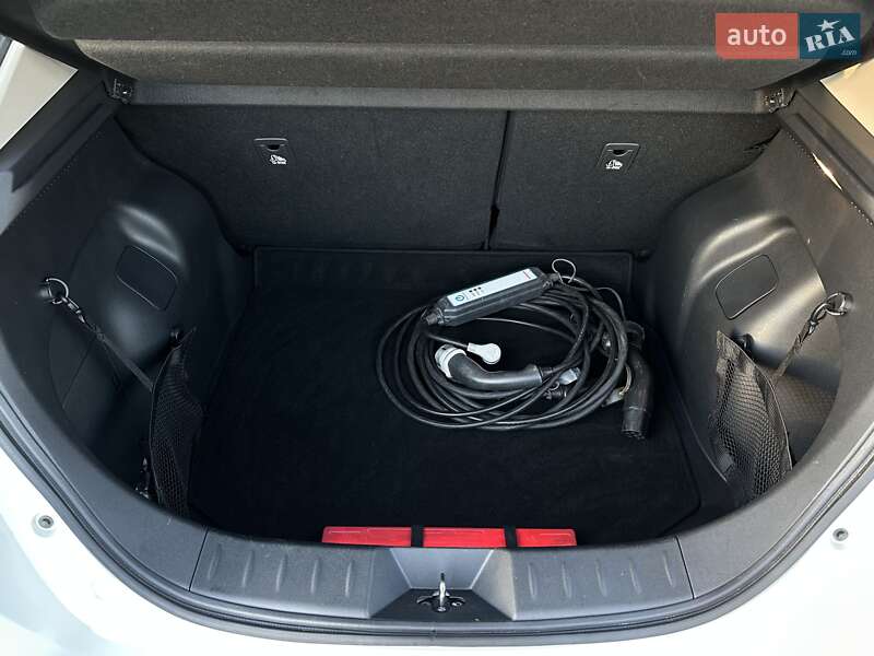 Хэтчбек Nissan Leaf 2019 в Тернополе