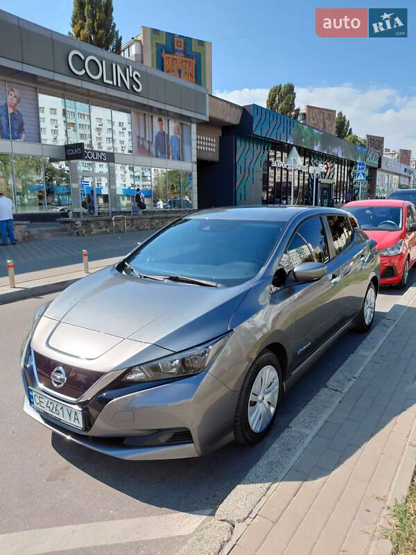 Хэтчбек Nissan Leaf 2019 в Киеве