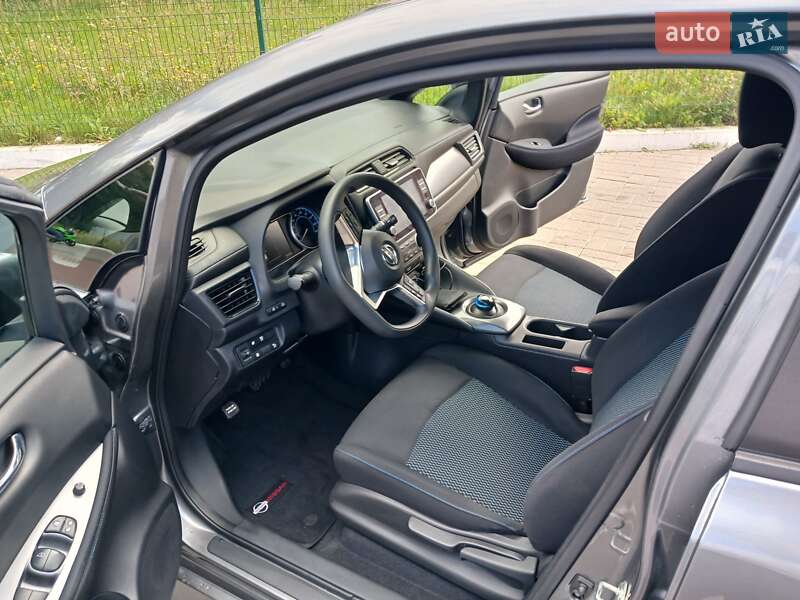 Хэтчбек Nissan Leaf 2019 в Киеве