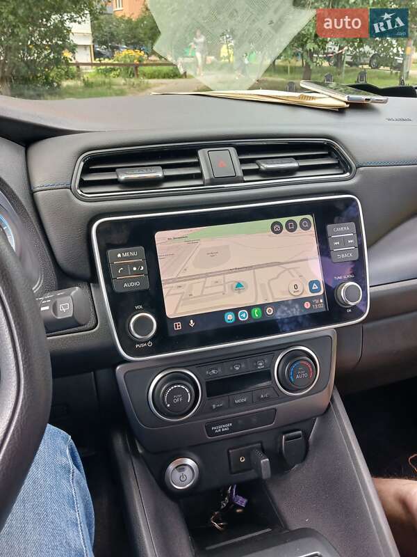 Хэтчбек Nissan Leaf 2019 в Киеве