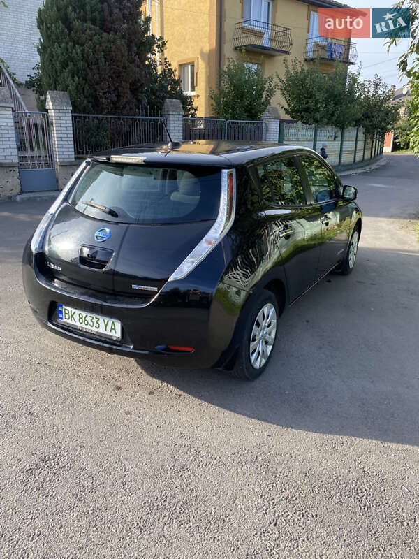 Хетчбек Nissan Leaf 2016 в Рівному