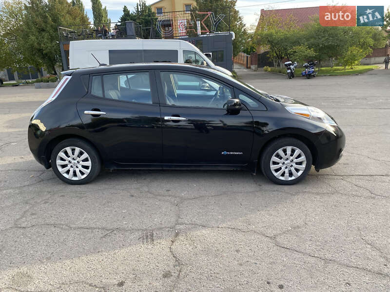 Хетчбек Nissan Leaf 2016 в Рівному