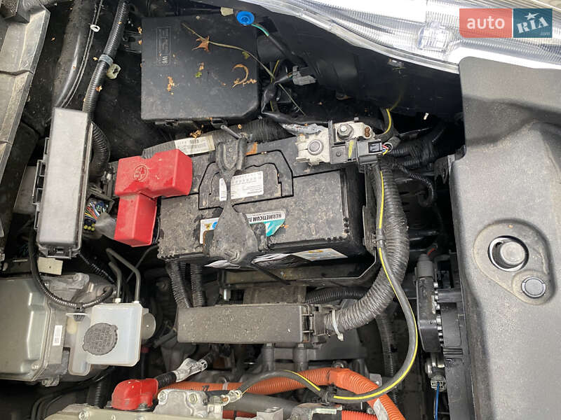 Хетчбек Nissan Leaf 2016 в Рівному