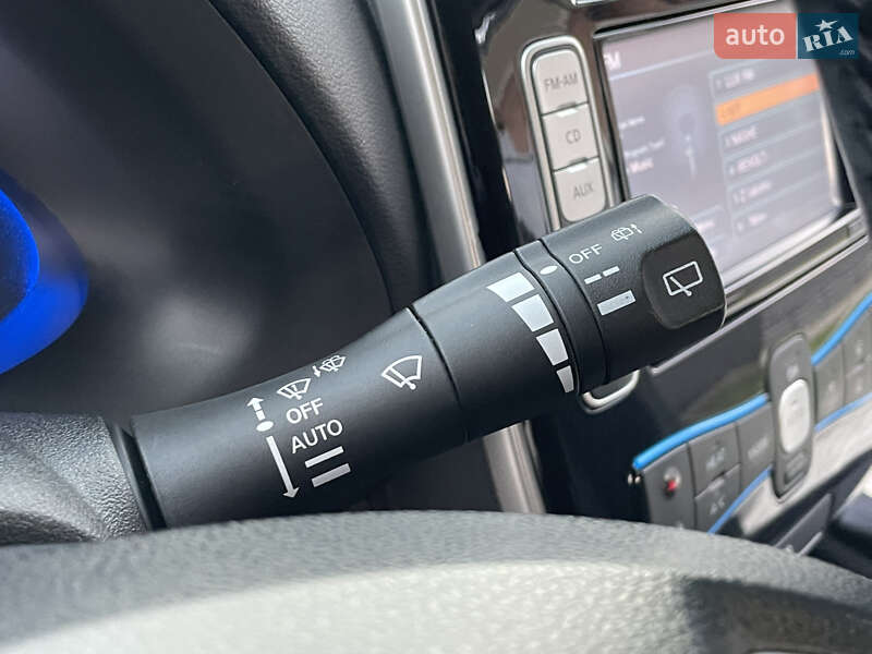 Хэтчбек Nissan Leaf 2014 в Ровно