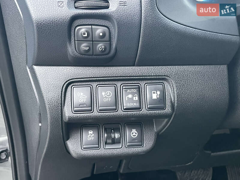 Хэтчбек Nissan Leaf 2014 в Ровно