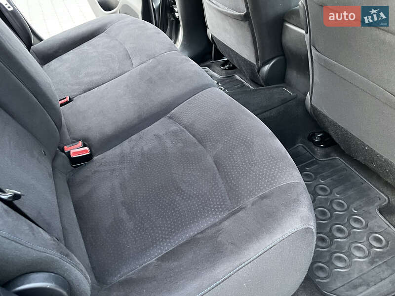 Хэтчбек Nissan Leaf 2014 в Ровно