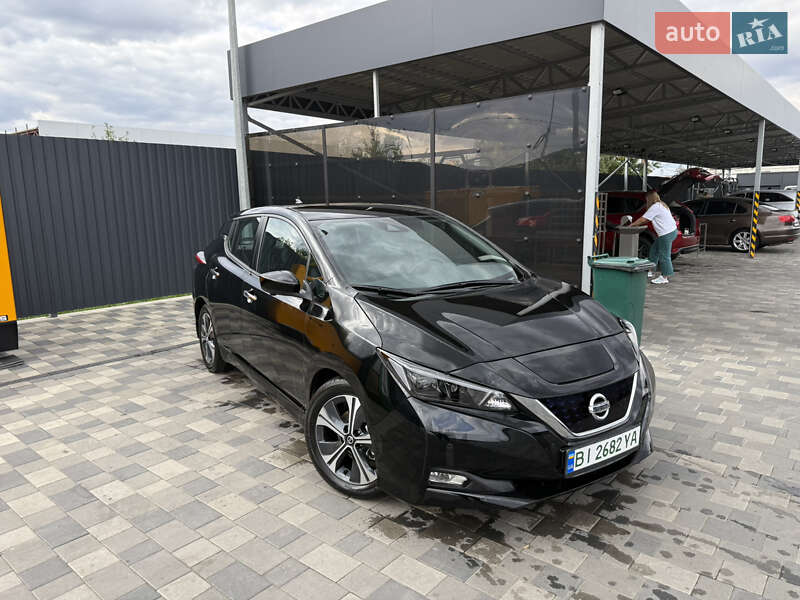 Хэтчбек Nissan Leaf 2021 в Полтаве