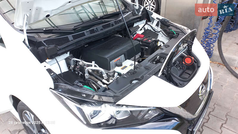 Хетчбек Nissan Leaf 2018 в Полтаві