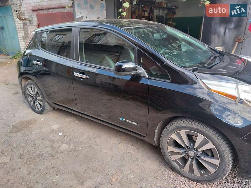 Хэтчбек Nissan Leaf 2014 в Черкассах