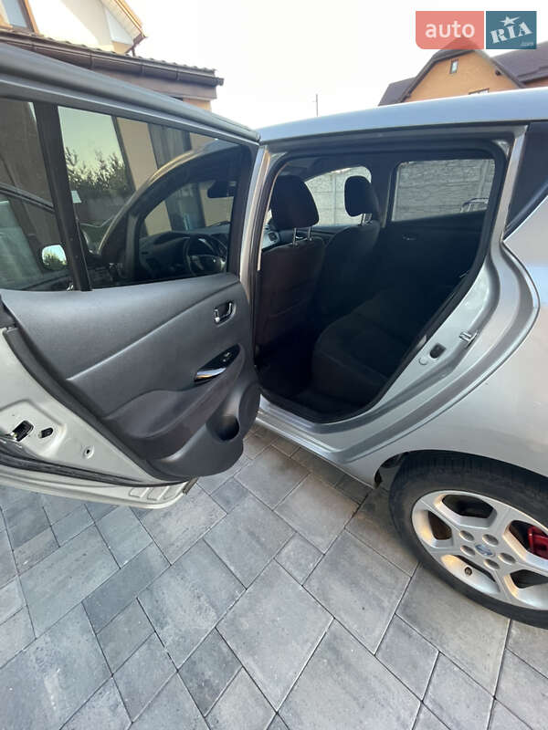 Хэтчбек Nissan Leaf 2014 в Ровно фото 15 Хэтчбек Nissan Leaf 2014 в Ровно