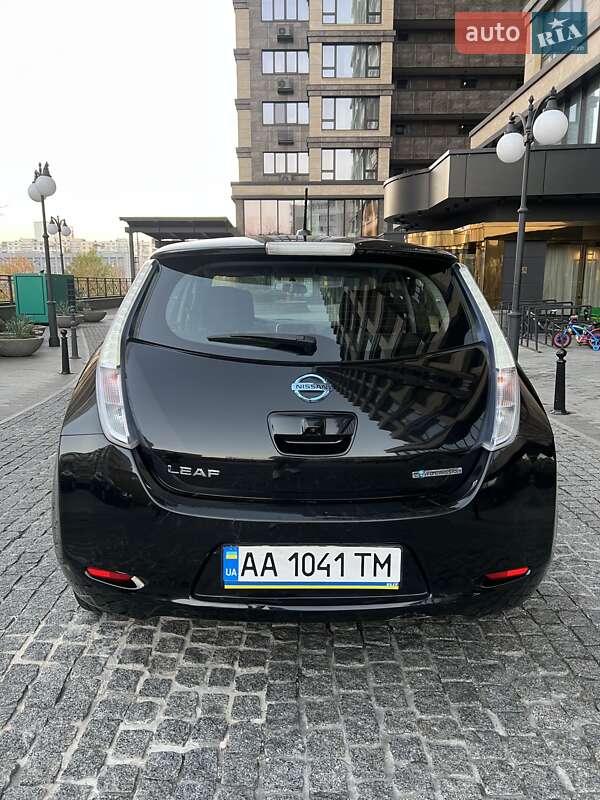 Хэтчбек Nissan Leaf 2015 в Киеве фото 3 Хэтчбек Nissan Leaf 2015 в Киеве