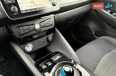 Хэтчбек Nissan Leaf 2019 в 