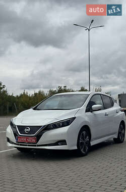 Хетчбек Nissan Leaf 2020 в Дубні
