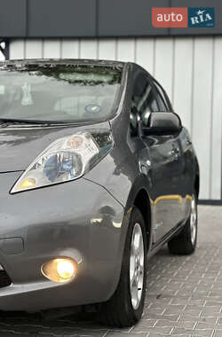 Хетчбек Nissan Leaf 2013 в 