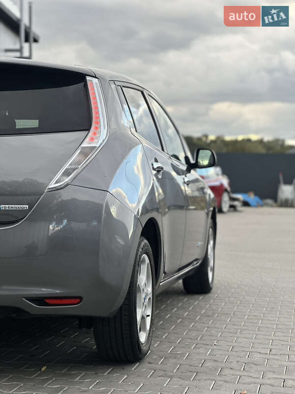 Хэтчбек Nissan Leaf 2013 в Владимире