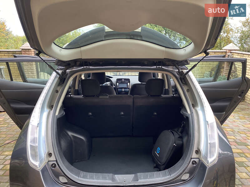 Хетчбек Nissan Leaf 2014 в Чернівцях