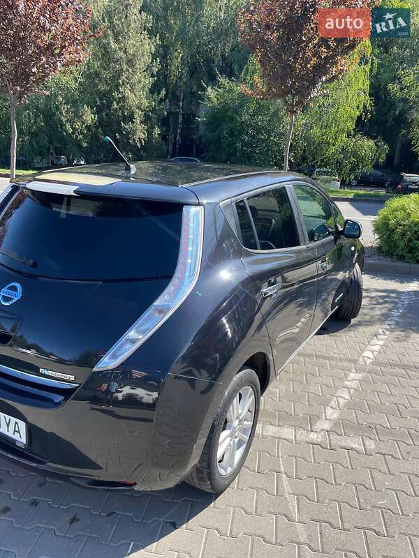 Хэтчбек Nissan Leaf 2013 в Ужгороде