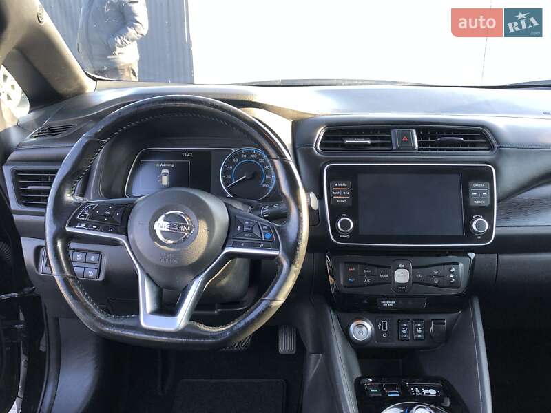 Хэтчбек Nissan Leaf 2020 в Мукачево