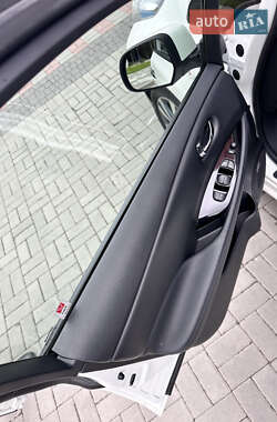 Хэтчбек Nissan Leaf 2013 в 