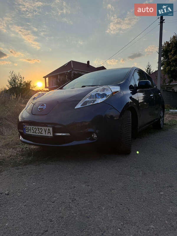 Хэтчбек Nissan Leaf 2016 в Одессе