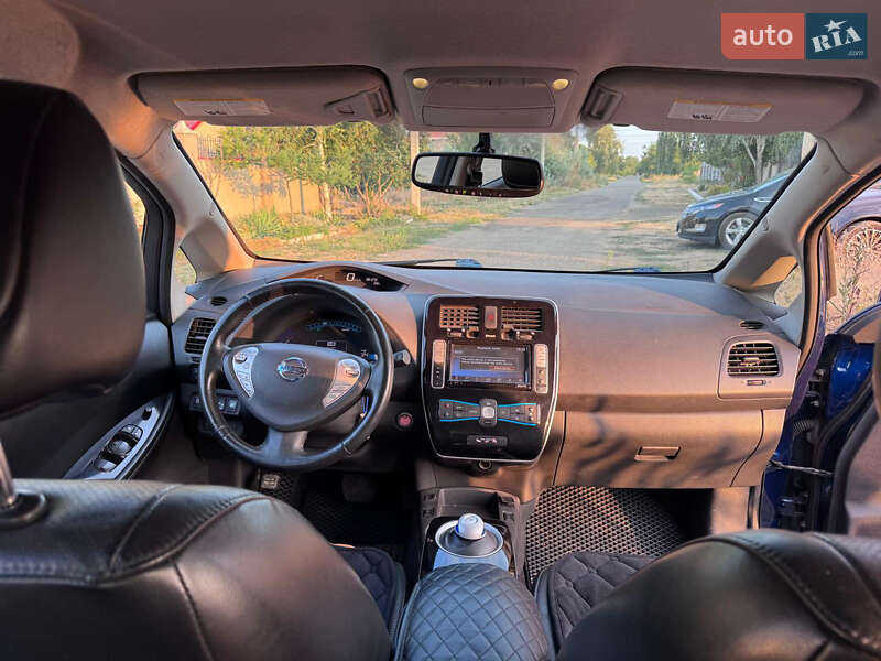 Хэтчбек Nissan Leaf 2016 в Одессе