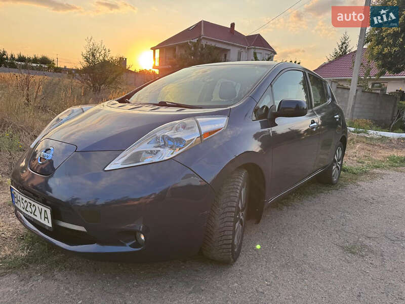 Хэтчбек Nissan Leaf 2016 в Одессе