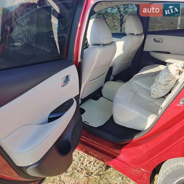 Хетчбек Nissan Leaf 2018 в Зіньківі