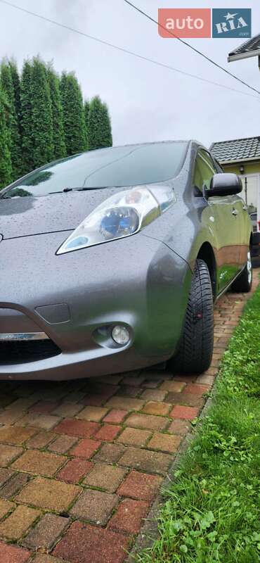 Хэтчбек Nissan Leaf 2014 в Ровно