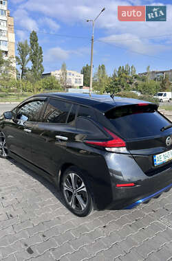 Хэтчбек Nissan Leaf 2018 в 