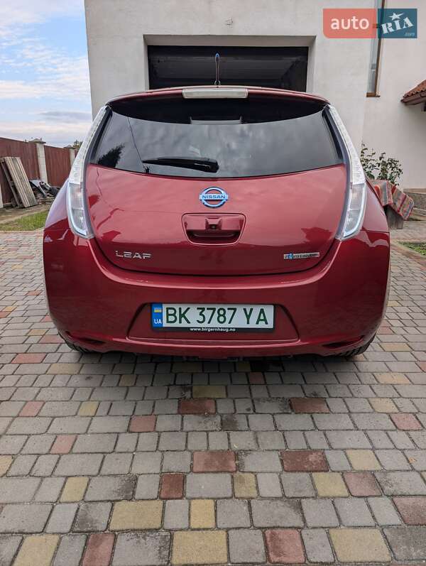 Хетчбек Nissan Leaf 2012 в Білій Криниці фото 3 Хетчбек Nissan Leaf 2012 в Білій Криниці